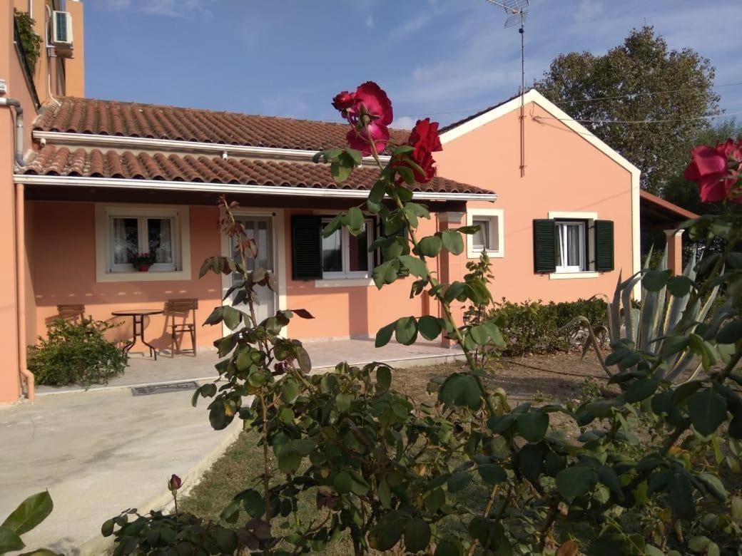 Lonelia'S Family Homes Λευκίμμη Εξωτερικό φωτογραφία