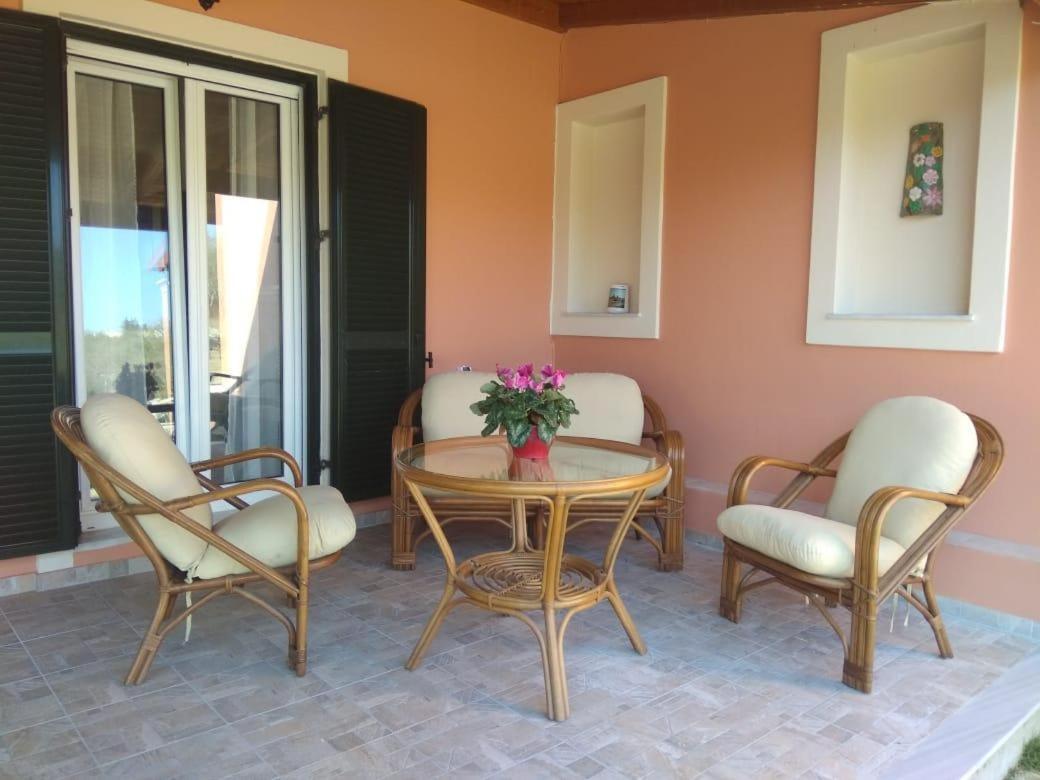 Lonelia'S Family Homes Λευκίμμη Εξωτερικό φωτογραφία